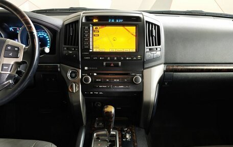 Toyota Land Cruiser 200, 2010 год, 2 435 000 рублей, 15 фотография