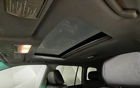 Toyota Land Cruiser 200, 2010 год, 2 435 000 рублей, 22 фотография