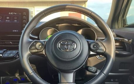 Toyota C-HR I рестайлинг, 2023 год, 1 701 000 рублей, 14 фотография