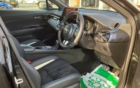 Toyota C-HR I рестайлинг, 2023 год, 1 701 000 рублей, 11 фотография