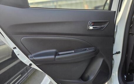 Suzuki Swift IV рестайлинг, 2023 год, 1 250 000 рублей, 19 фотография