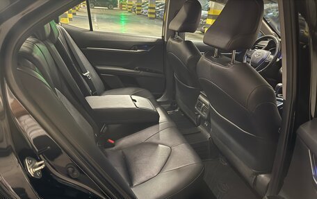 Toyota Camry, 2019 год, 2 700 000 рублей, 14 фотография