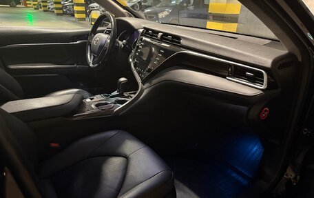 Toyota Camry, 2019 год, 2 700 000 рублей, 11 фотография