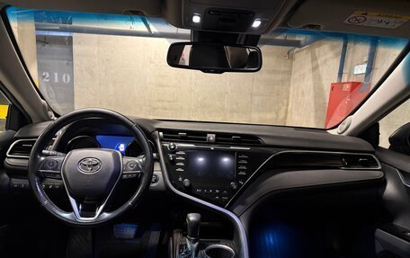 Toyota Camry, 2019 год, 2 700 000 рублей, 15 фотография