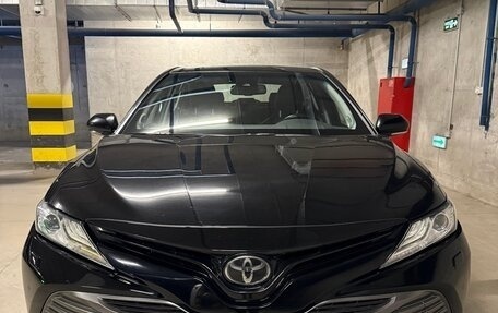 Toyota Camry, 2019 год, 2 700 000 рублей, 10 фотография