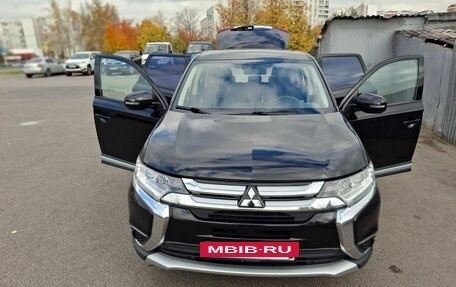 Mitsubishi Outlander III рестайлинг 3, 2017 год, 1 990 000 рублей, 2 фотография