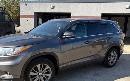 Toyota Highlander III, 2014 год, 2 450 000 рублей, 2 фотография