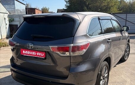 Toyota Highlander III, 2014 год, 2 450 000 рублей, 3 фотография