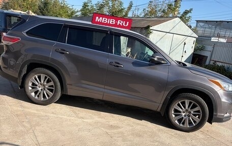 Toyota Highlander III, 2014 год, 2 450 000 рублей, 7 фотография