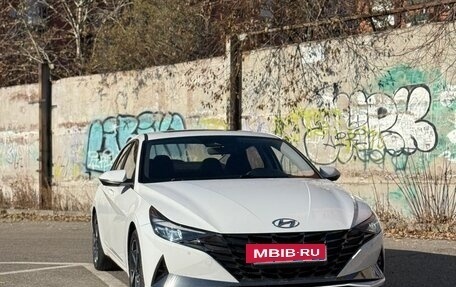 Hyundai Elantra, 2021 год, 1 850 000 рублей, 2 фотография