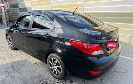 Hyundai Solaris II рестайлинг, 2013 год, 820 000 рублей, 4 фотография