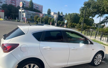 Opel Astra J, 2011 год, 670 000 рублей, 4 фотография