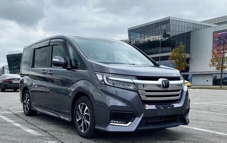 Honda Stepwgn IV рестайлинг, 2021 год, 1 900 000 рублей, 1 фотография