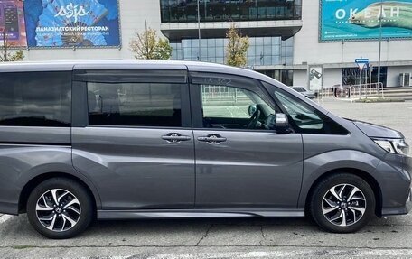 Honda Stepwgn IV рестайлинг, 2021 год, 1 900 000 рублей, 5 фотография