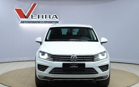 Volkswagen Touareg III, 2015 год, 2 100 000 рублей, 2 фотография