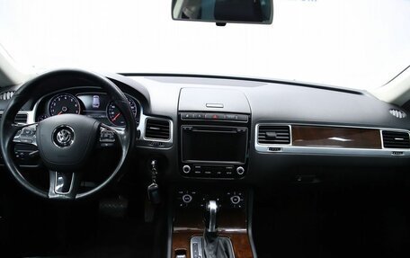 Volkswagen Touareg III, 2015 год, 2 100 000 рублей, 17 фотография