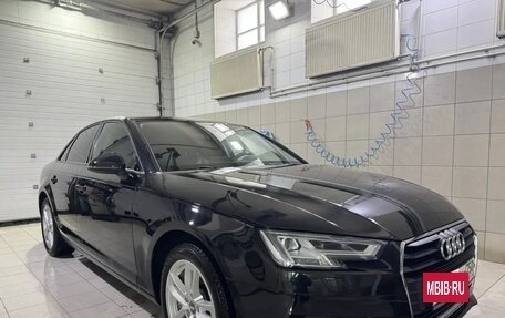 Audi A4, 2018 год, 2 030 000 рублей, 2 фотография