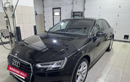 Audi A4, 2018 год, 2 030 000 рублей, 10 фотография
