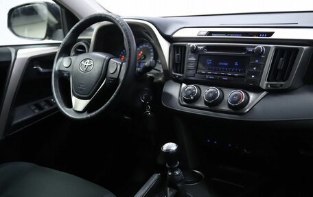 Toyota RAV4, 2013 год, 1 630 000 рублей, 13 фотография