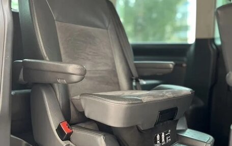Volkswagen Multivan T5, 2010 год, 2 350 000 рублей, 18 фотография