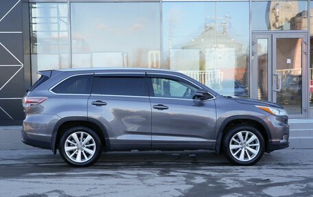 Toyota Highlander III, 2014 год, 2 890 000 рублей, 4 фотография