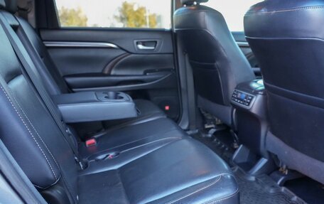Toyota Highlander III, 2014 год, 2 890 000 рублей, 23 фотография