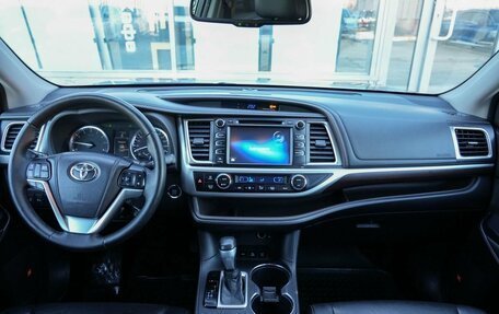 Toyota Highlander III, 2014 год, 2 890 000 рублей, 25 фотография
