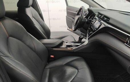 Toyota Camry, 2018 год, 2 950 000 рублей, 21 фотография