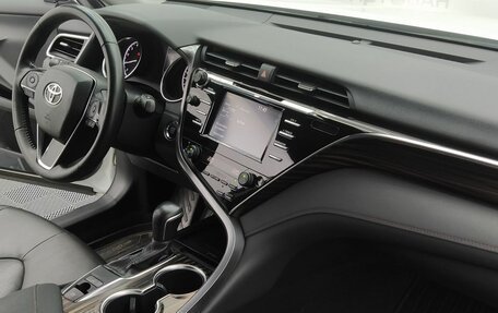 Toyota Camry, 2018 год, 2 950 000 рублей, 22 фотография