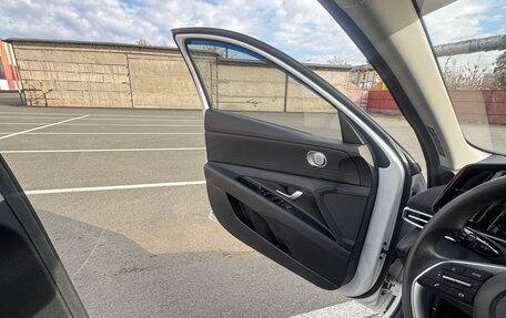 Hyundai Elantra, 2023 год, 2 200 000 рублей, 12 фотография