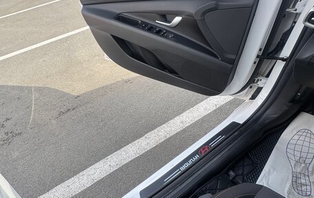 Hyundai Elantra, 2023 год, 2 200 000 рублей, 13 фотография