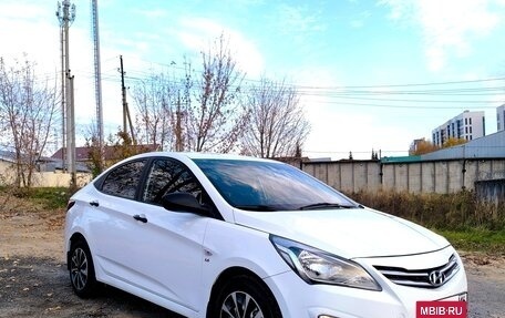 Hyundai Solaris II рестайлинг, 2015 год, 700 000 рублей, 2 фотография