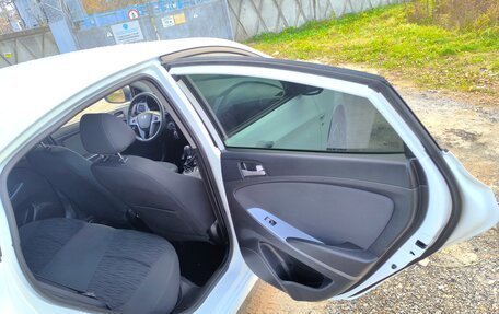 Hyundai Solaris II рестайлинг, 2015 год, 700 000 рублей, 30 фотография