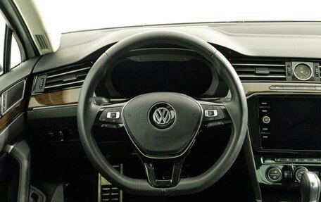 Volkswagen Passat B8 рестайлинг, 2019 год, 2 790 000 рублей, 15 фотография