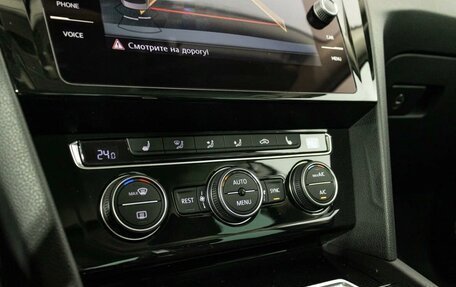 Volkswagen Passat B8 рестайлинг, 2019 год, 2 790 000 рублей, 14 фотография