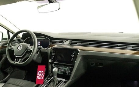 Volkswagen Passat B8 рестайлинг, 2019 год, 2 790 000 рублей, 12 фотография
