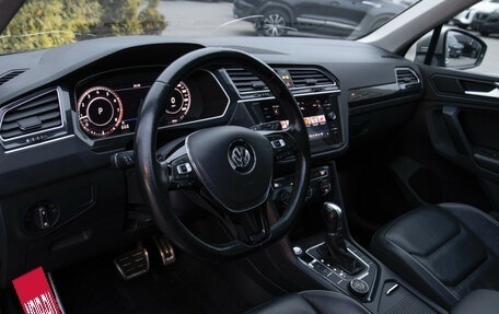 Volkswagen Tiguan II, 2018 год, 2 998 000 рублей, 15 фотография