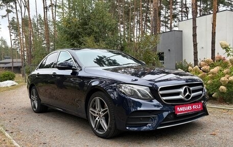 Mercedes-Benz E-Класс, 2019 год, 3 900 000 рублей, 1 фотография