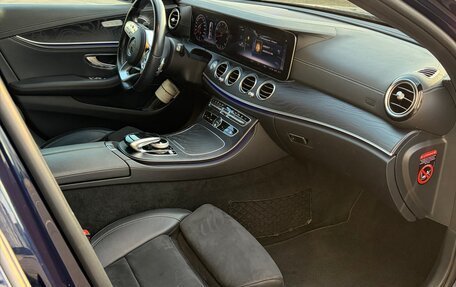 Mercedes-Benz E-Класс, 2019 год, 3 900 000 рублей, 9 фотография