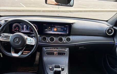 Mercedes-Benz E-Класс, 2019 год, 3 900 000 рублей, 5 фотография