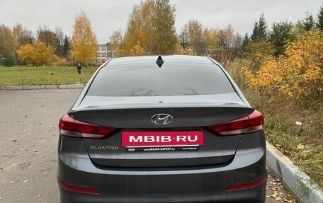 Hyundai Elantra VI, 2018 год, 1 300 000 рублей, 3 фотография