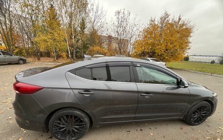 Hyundai Elantra VI, 2018 год, 1 300 000 рублей, 6 фотография