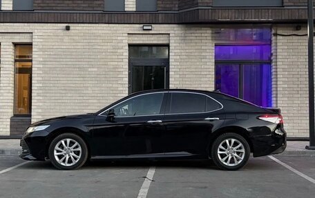 Toyota Camry, 2018 год, 1 700 000 рублей, 2 фотография