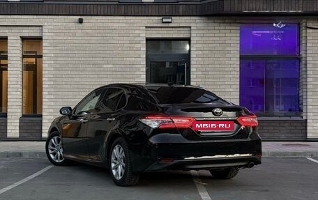 Toyota Camry, 2018 год, 1 700 000 рублей, 4 фотография