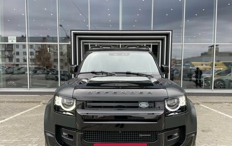 Land Rover Defender II, 2021 год, 7 700 000 рублей, 2 фотография