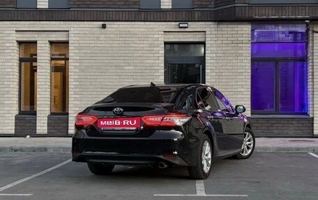 Toyota Camry, 2018 год, 1 700 000 рублей, 5 фотография