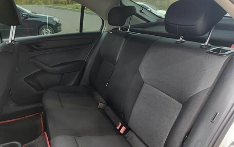 Skoda Rapid I, 2015 год, 1 030 000 рублей, 15 фотография