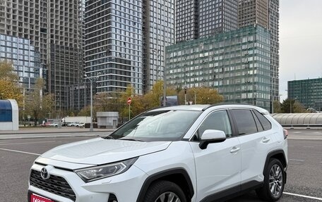 Toyota RAV4, 2021 год, 3 450 000 рублей, 1 фотография
