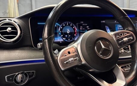 Mercedes-Benz E-Класс, 2020 год, 3 300 000 рублей, 6 фотография