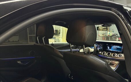 Mercedes-Benz E-Класс, 2020 год, 3 300 000 рублей, 8 фотография